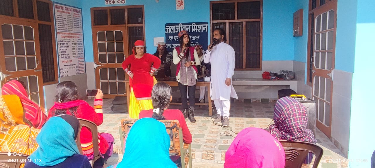 Folk media groups gave information about government schemes to the villagers.